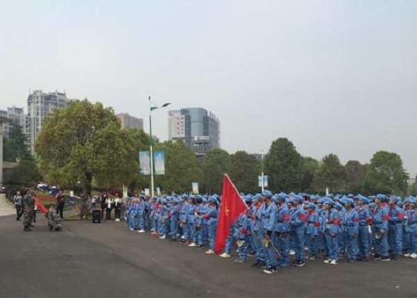 校园 小记者 红色史 将军县